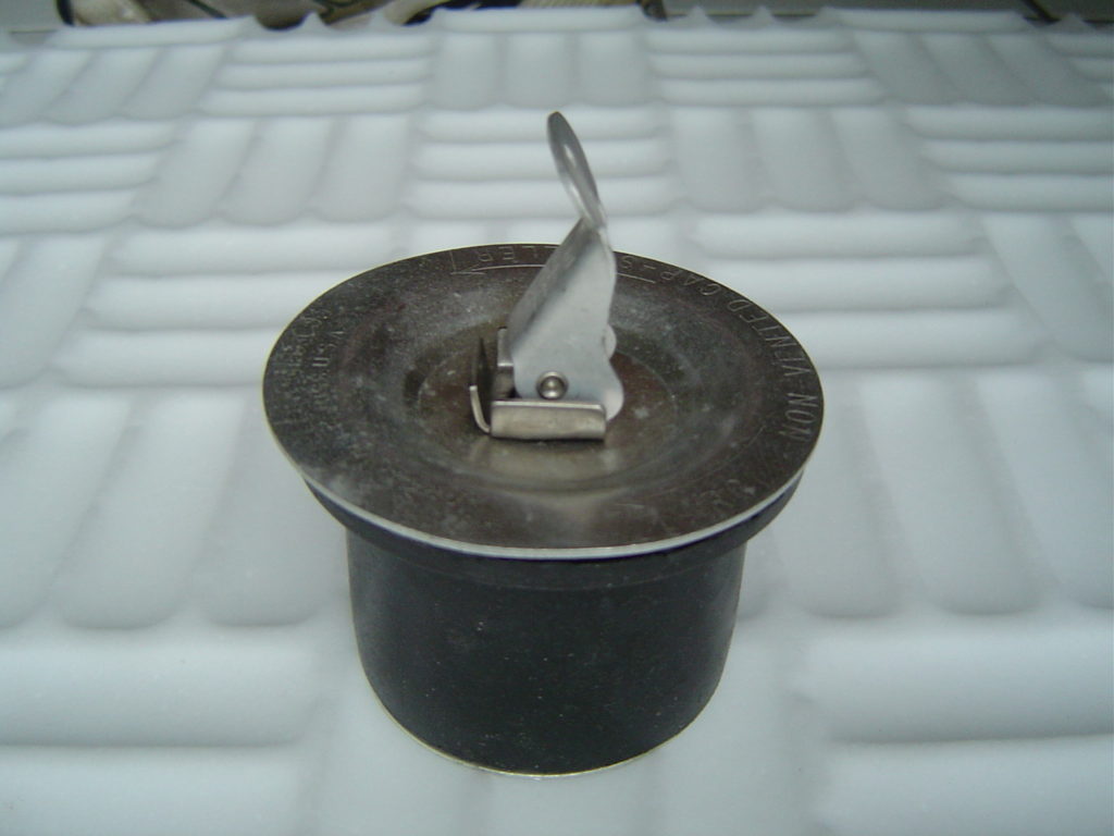 Fuel Cap, Thermos Type. PA-23. Piper 17672-00 and 454-084 - Knots